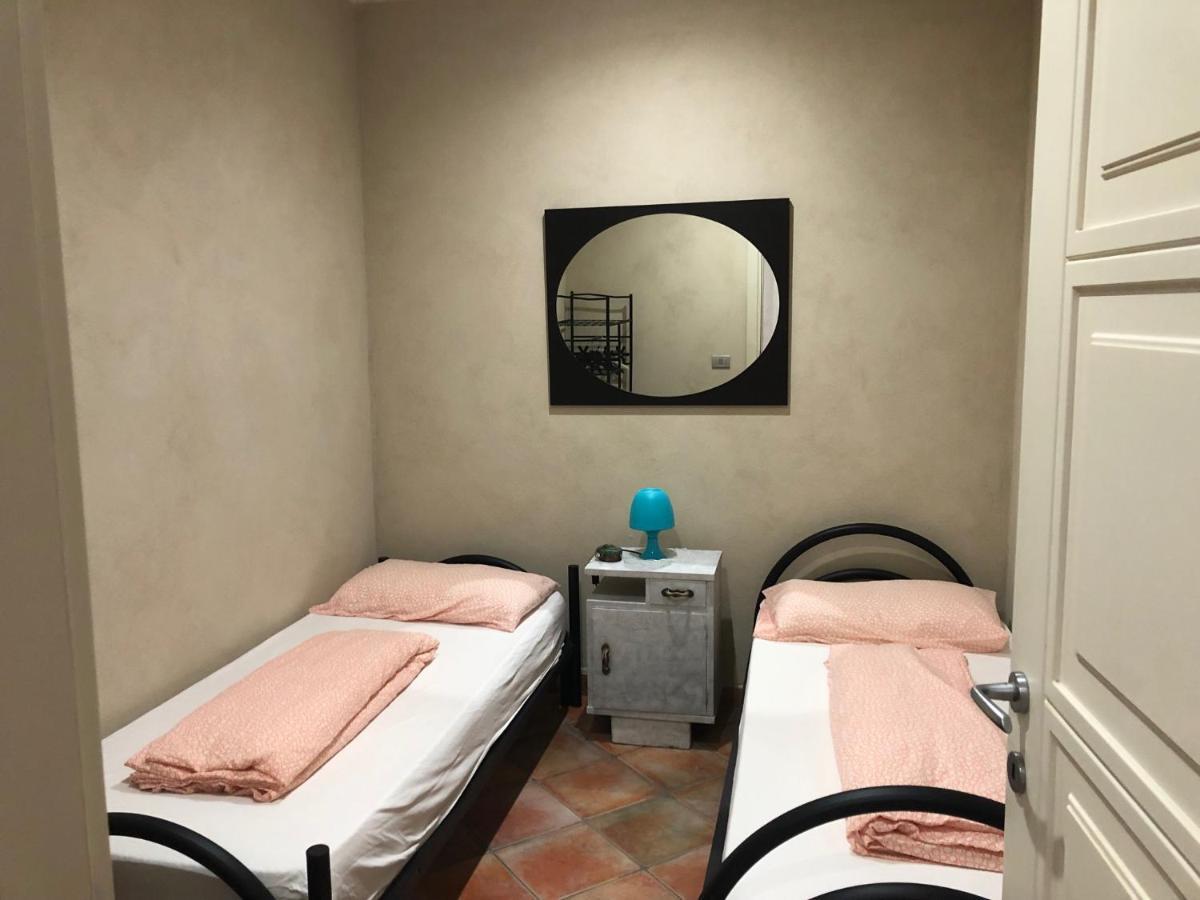 La Casa Blu Apartment Montegrosso d'Asti Bagian luar foto