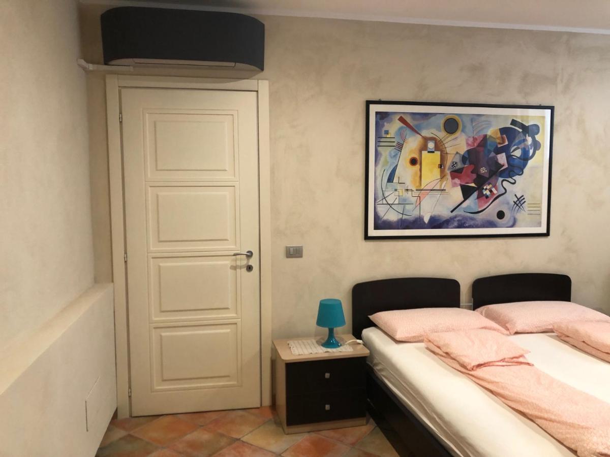 La Casa Blu Apartment Montegrosso d'Asti Bagian luar foto