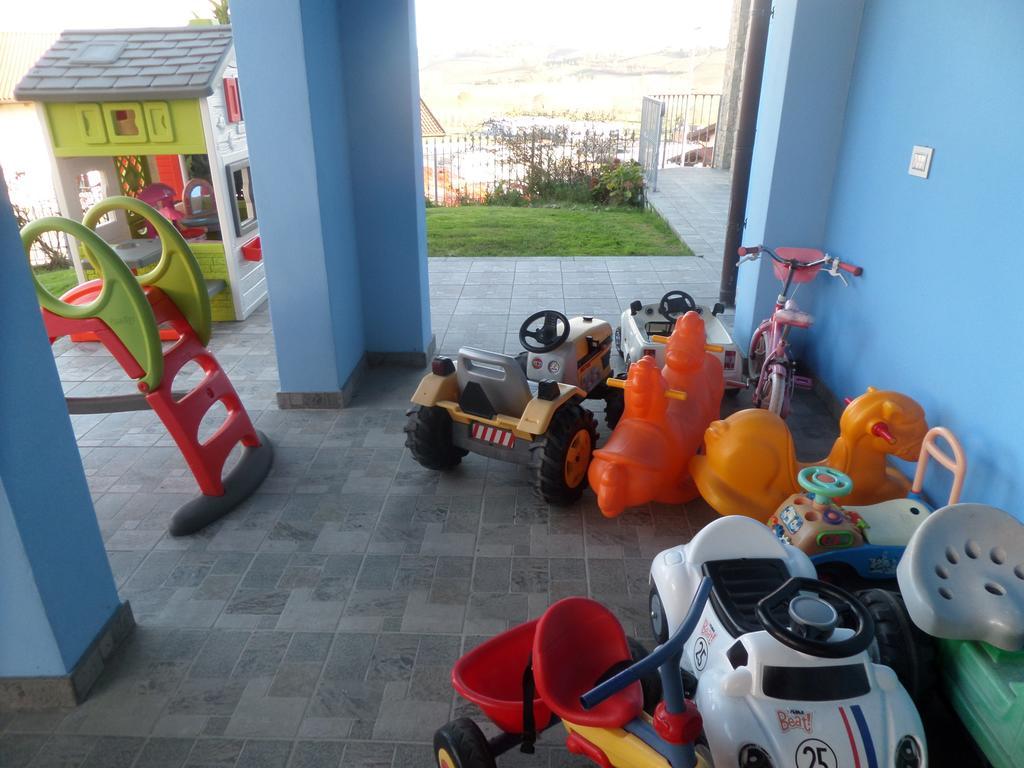 La Casa Blu Apartment Montegrosso d'Asti Ruang foto